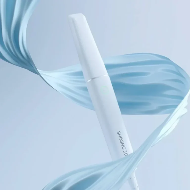 Mehr über abdruckfreien digitalen Intraoralscan in Augsburg lesen. Abdruckfreier digitaler Intraoralscan zur präzisen Planung von Zahnersatz.